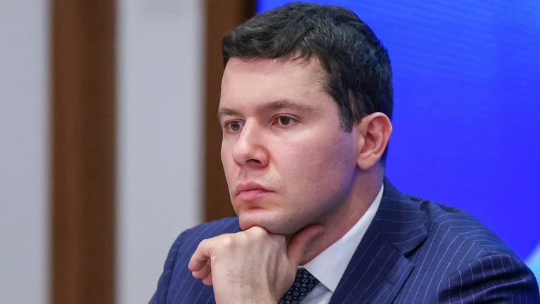 «Ведомости»: глава Калининградской области Алиханов может стать министром