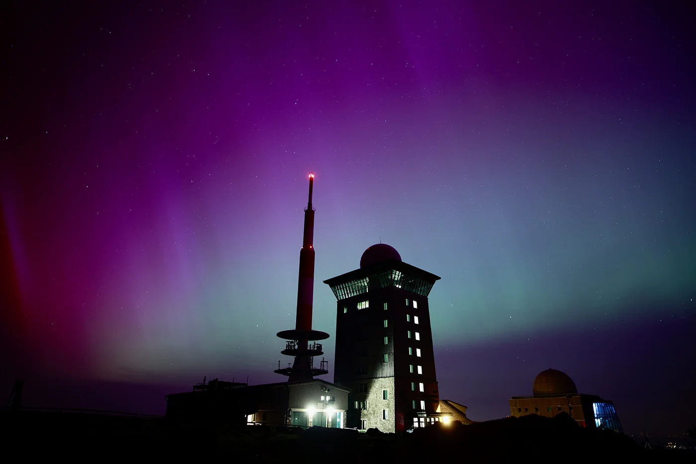 Северное сияние озарило небо в нескольких странах. Фотогалерея