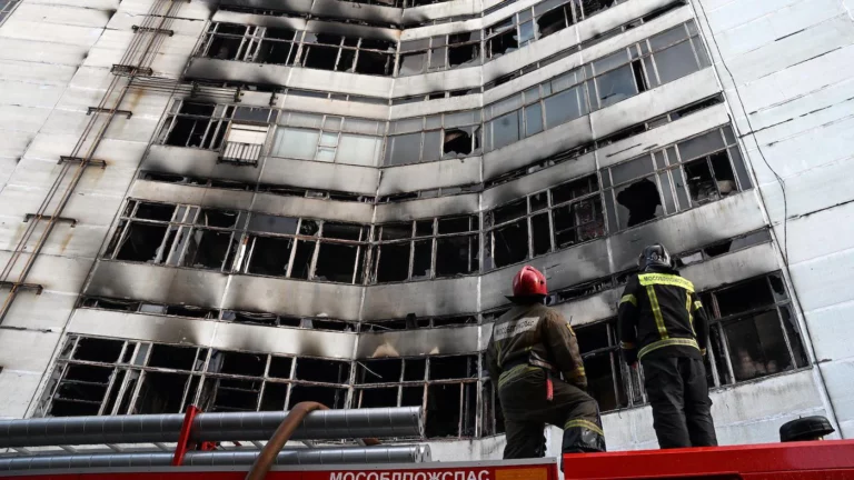 В экстренных службах назвали причину пожара в НИИ «Платан» во Фрязине