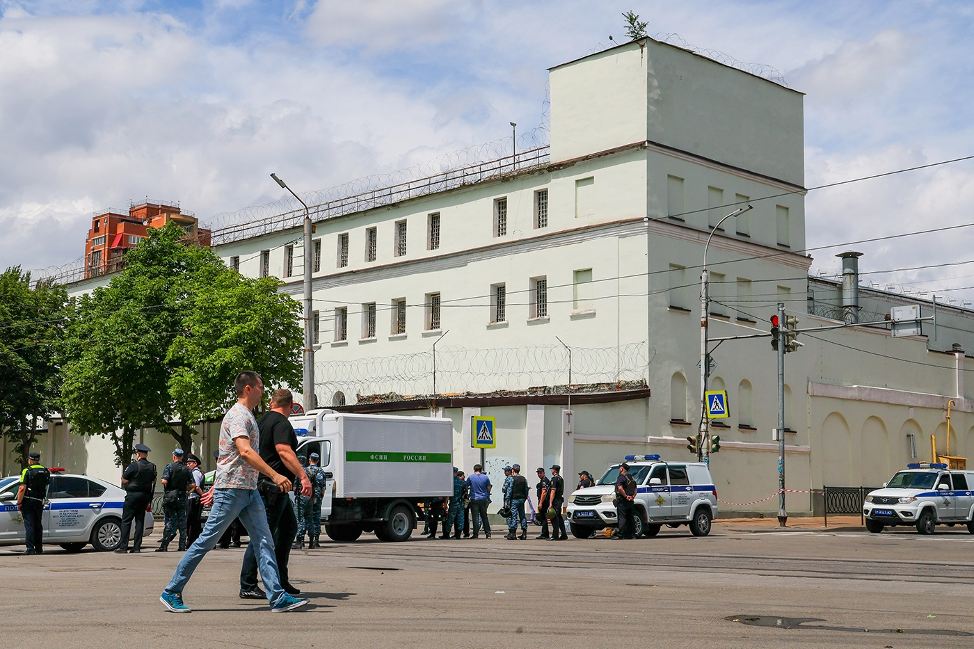 «Склонные к совершению терактов». Что известно о захвативших заложников в  СИЗО Ростова