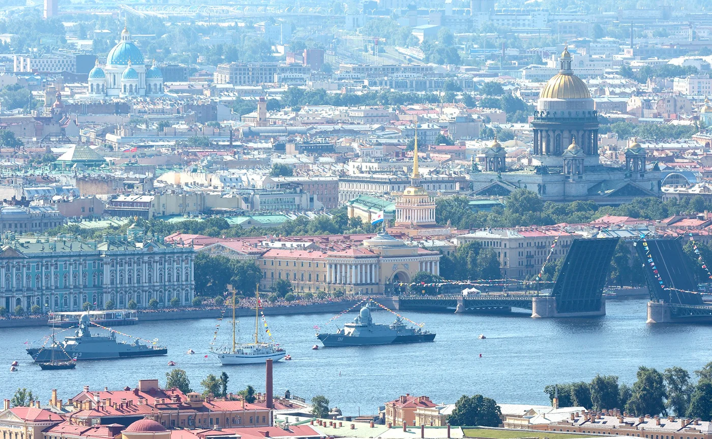 Как прошел военно-морской парад на день ВМФ в Петербурге. Фотогалерея