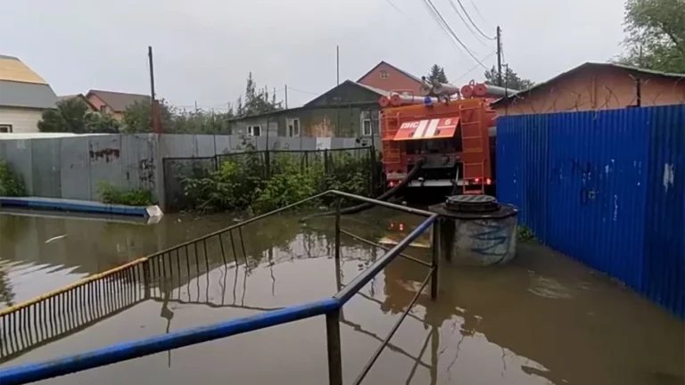 В Челябинской области прорвало дамбу на водохранилище, в зоне подтопления 200 человек