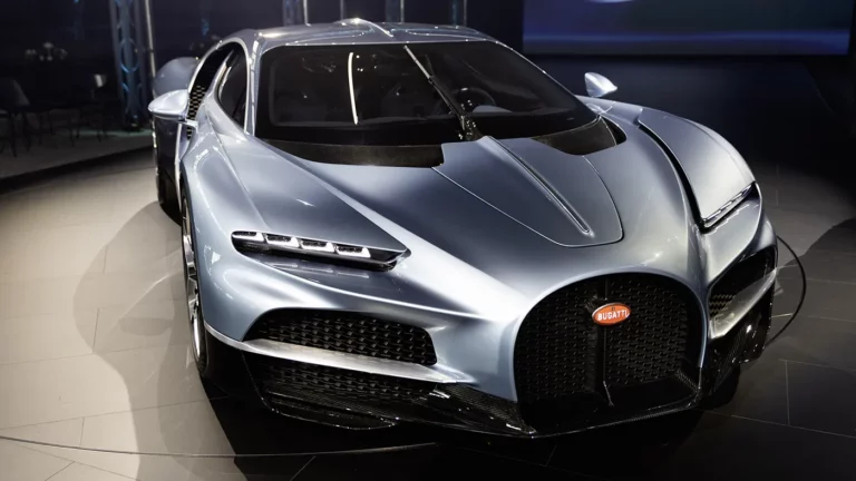«Узурпация личности». В Bugatti опровергли покупку женой Зеленского нового суперкара