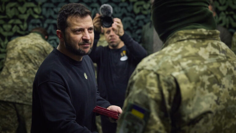 «Только военные могут». Ветеран «Альфы» оценил вероятность госпереворота на Украине
