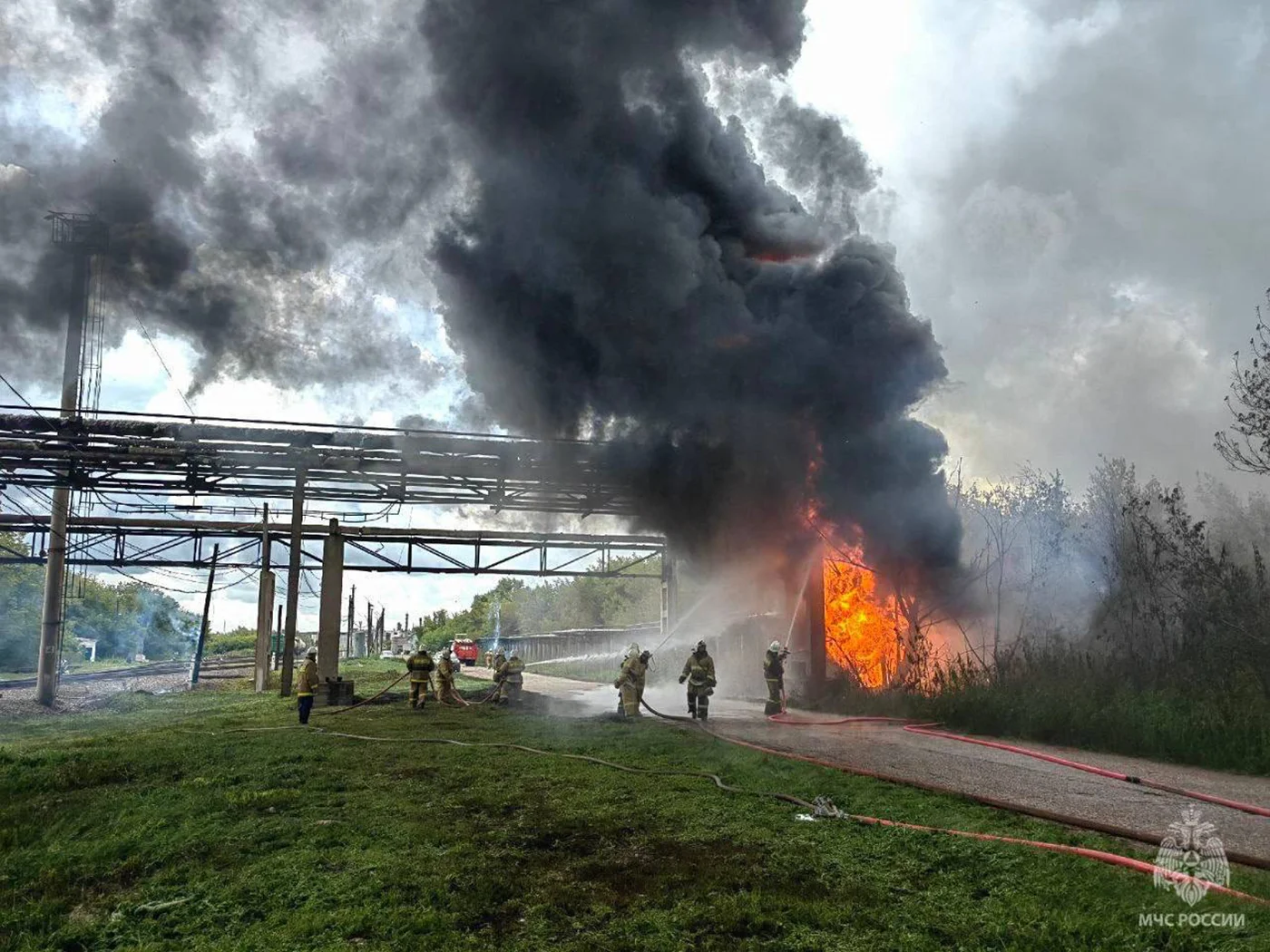 Пожар на газопроводе в Стерлитамаке. Фото дня