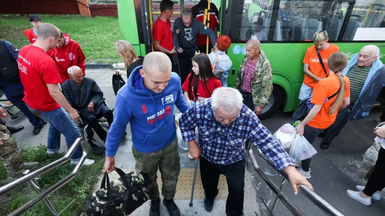 Регионы получат средства резервного фонда кабмина за прием курских переселенцев