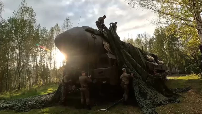 Ядерный ракетный комплекс «Ярс» во время учений