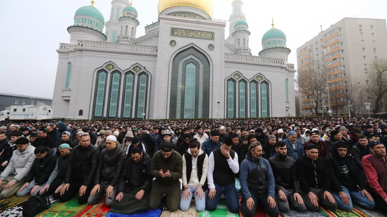 Прокуратура предостерегла от поддержки многоженства мусульман в трех регионах