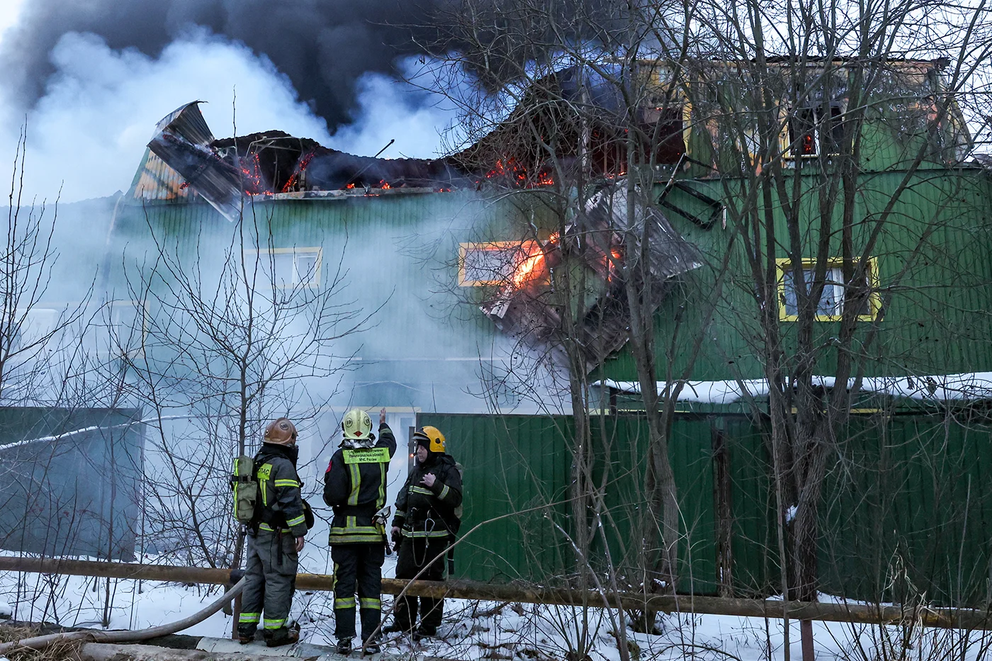 Пожар на заводе по производству ацетона под Петербургом. Фото дня