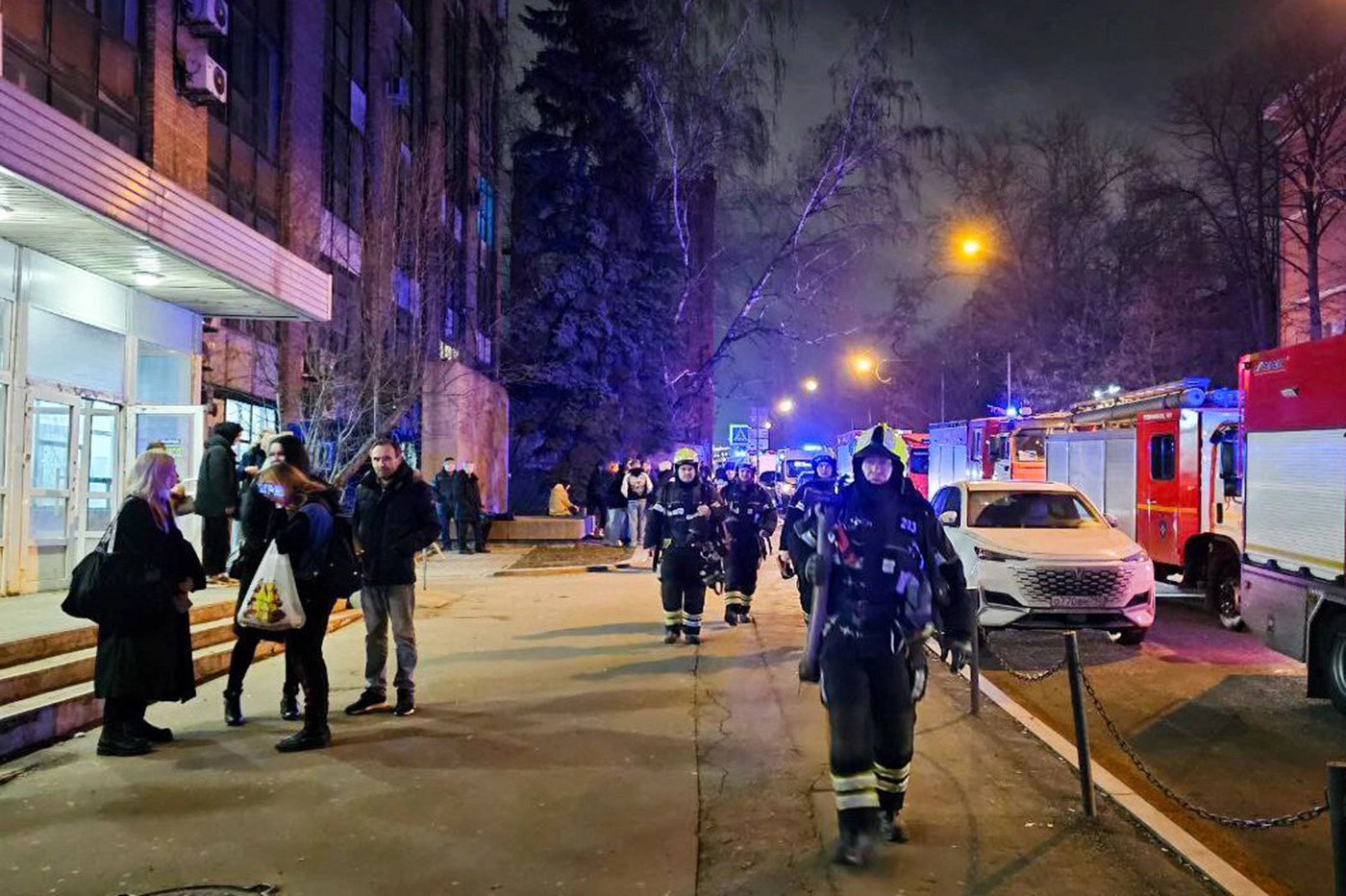 Пожар на «Электрозаводе» в Москве. Фото дня