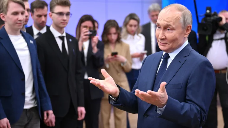 «Бредит Марсом»: Путин сравнил Маска с Королёвым