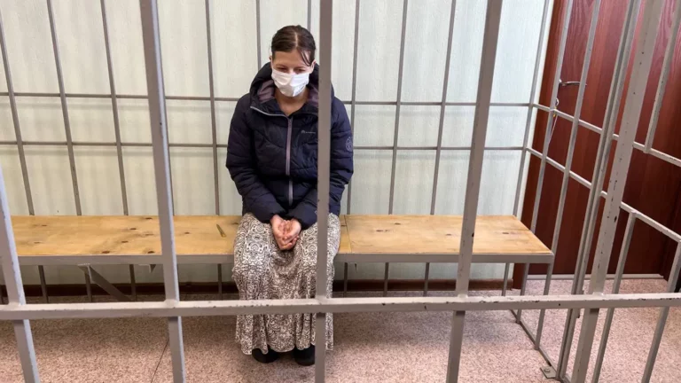 Мать отрубила голову и поставила в сервант: новые детали убийства детей в Канске