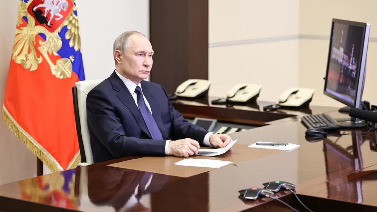 Путин объявил перемирие на юбилей Победы