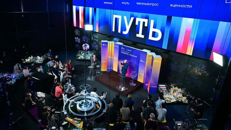 Студентов предупредили об опасности деградации из-за нейросетей
