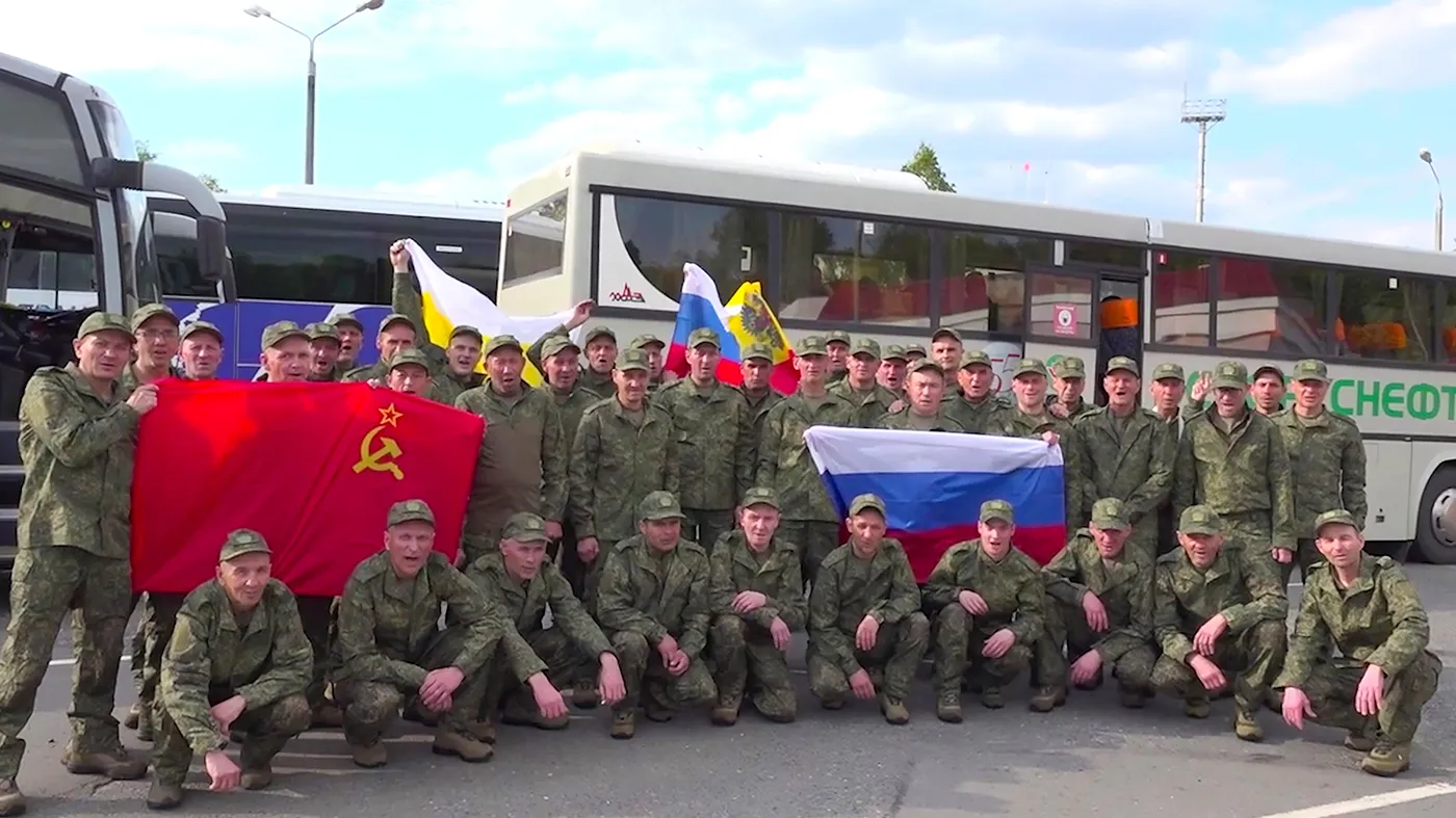Между Россией и Украиной прошел обмен пленными. Фото дня