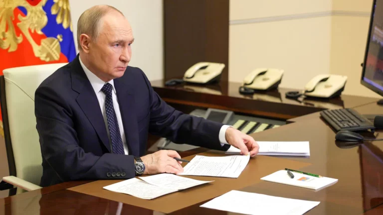 «О чем говорить?» Путин высказался о перспективах встречи с Зеленским