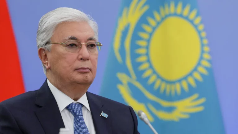 Воскресный выход: президент Казахстана неожиданно отправил в отставку сразу двух министров