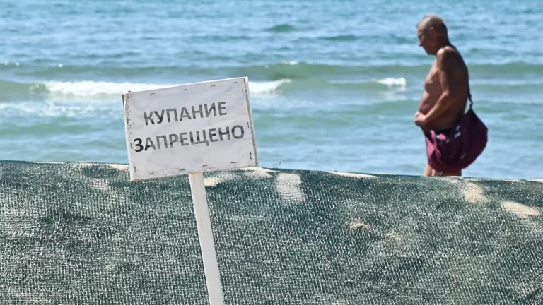 С туристов в Анапе стали брать расписку о запрете купания