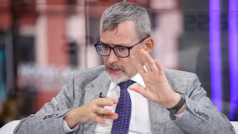 Экс-глава ЦБ объяснил, почему роста зарплат ждать не стоит