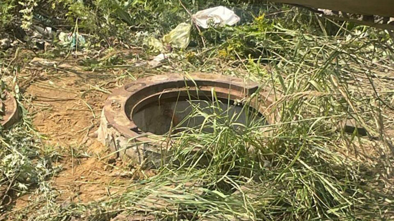 Три человека задохнулись в канализационном колодце на юге Москвы