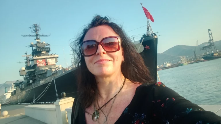 Курскую поэтессу изгнали из Союза литераторов за стихи о смерти Старовойта