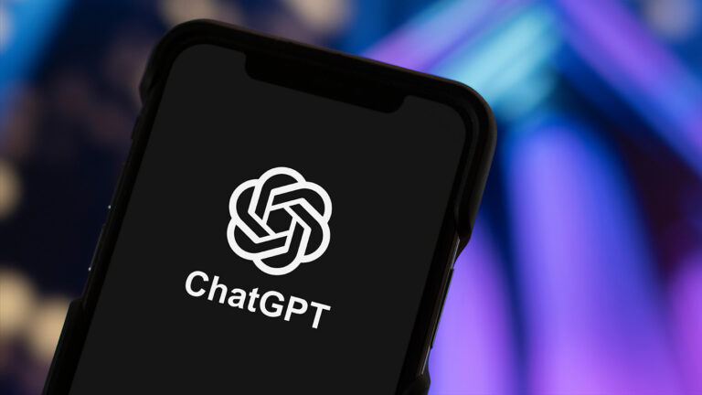 Экс-сотрудник Yahoo после общения с ChatGPT убил свою мать и покончил с собой