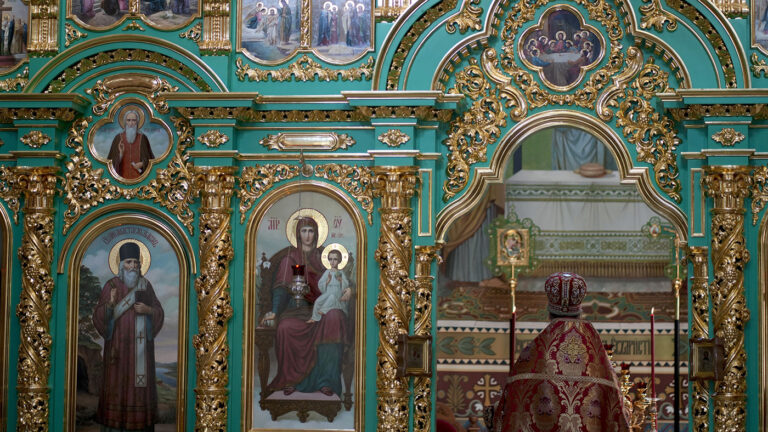 Киевскую митрополию УПЦ признали связанной с РПЦ и запретили: что дальше