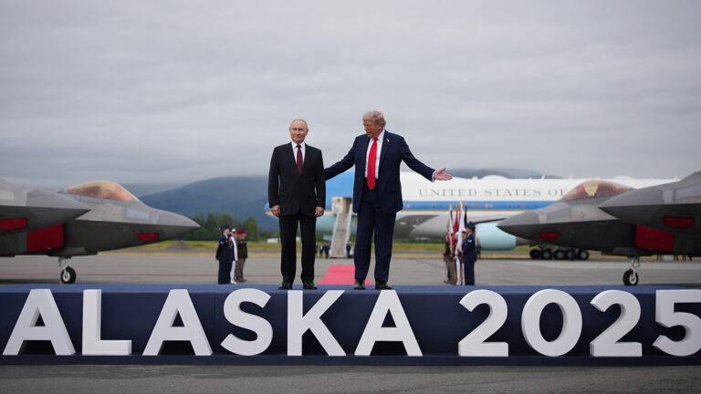 Путин и Трамп встретились в аэропорту Анкориджа