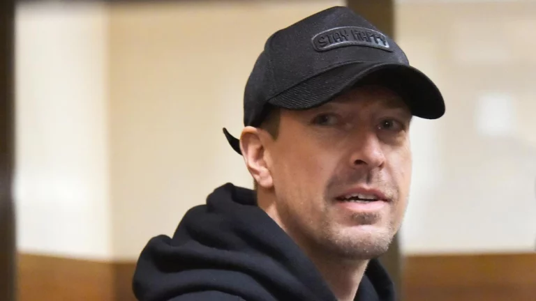 Суд в Москве заочно арестовал «пикап-гуру» Алекса Лесли