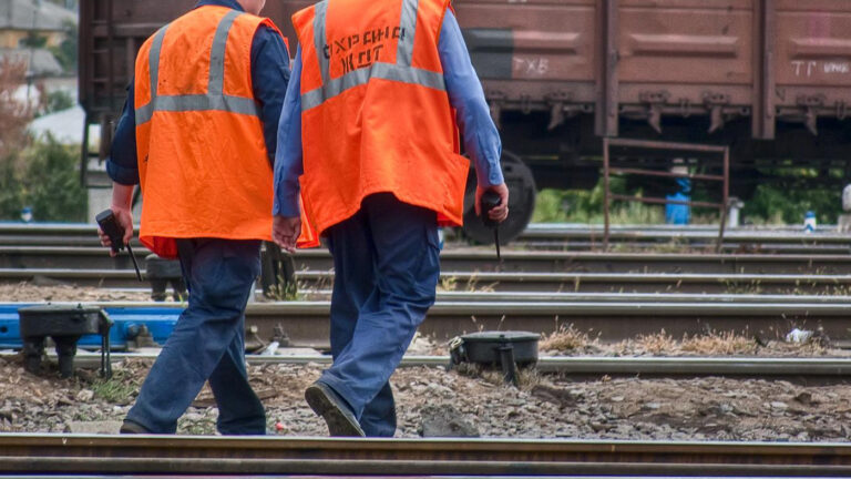 Раненые жители и задержка поездов: последствия атаки БПЛА на Россию в ночь на 17 августа