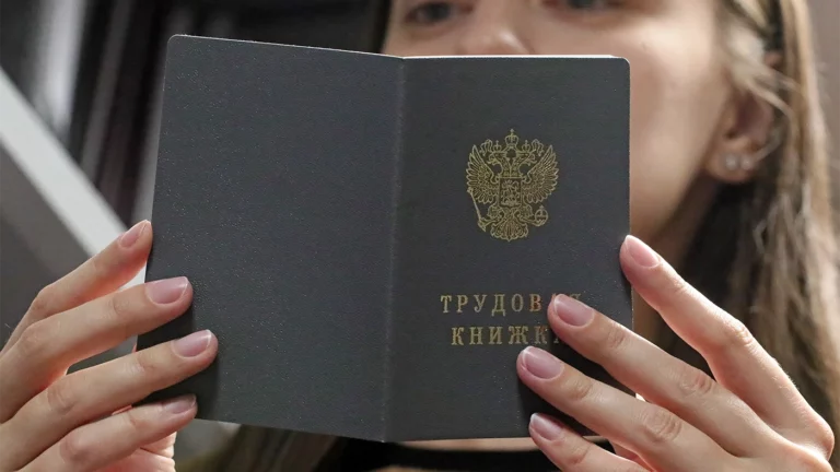 «Взаимовыгодная история»: премия за стаж от 5 лет может стать обязательной