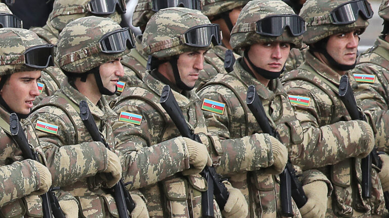 Алиев призвал Азербайджан быть готовым к войне «в любой момент»