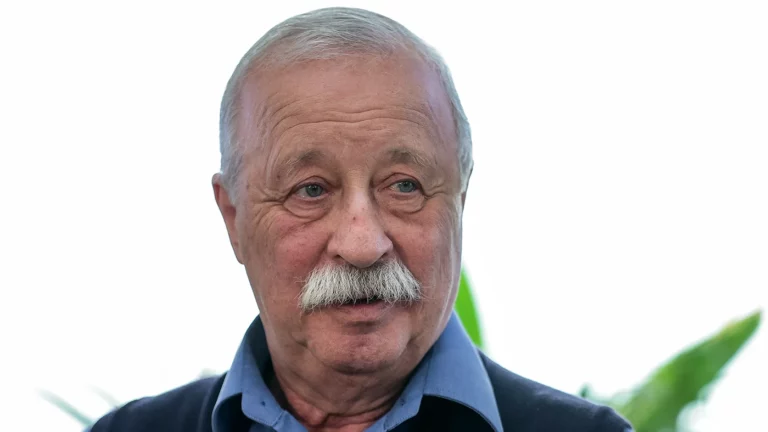 «Вращайте барабан»: Якубович стал лидером среди «дедушек» по популярности у россиян