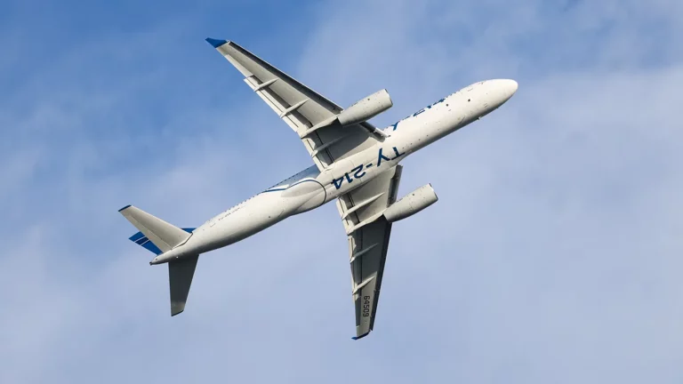 Чемезов рассказал о планах выпускать по 20 самолетов Ту-214 к 2029 году