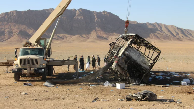 «Превышение скорости и халатность»: более 70 человек погибли в крупном ДТП в Афганистане