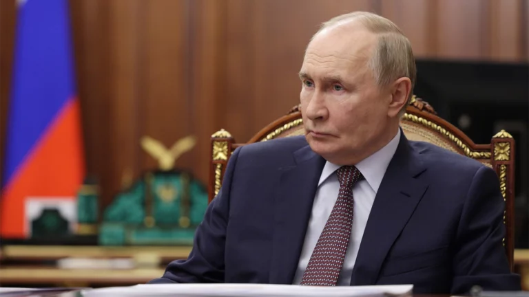 Путин назвал число российских военных в зоне СВО