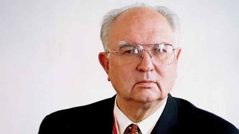 Умер создатель авиационной ядерной мощи СССР Евгений Федосов