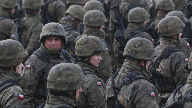 Президент Польши разрешил войскам НАТО разместиться на территории страны