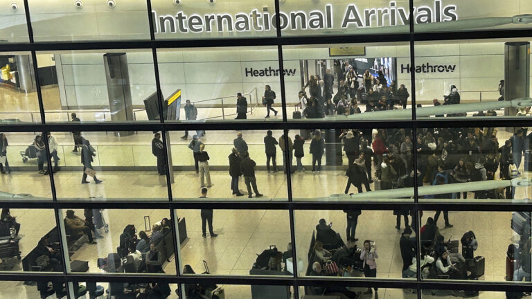 Хакеры «положили» компьютерные системы трех европейских аэропортов