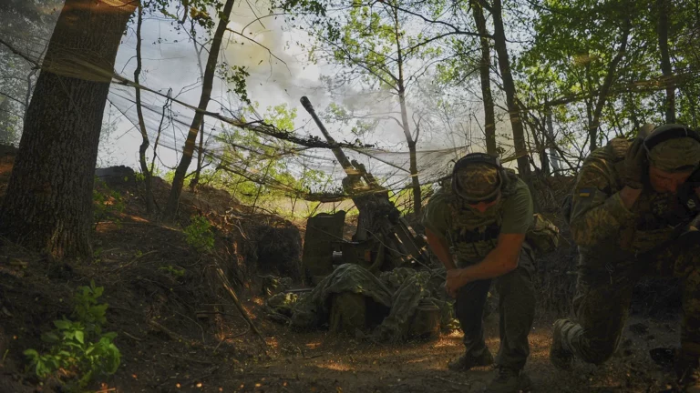«Встреча без каких-либо условий»: Зеленский заявил о готовности к прекращению огня
