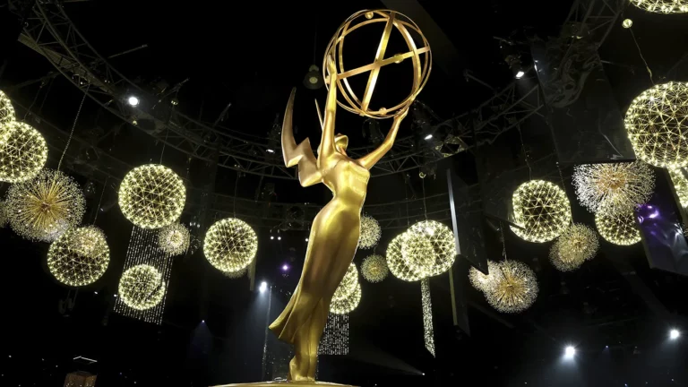 Триумф «Киностудии» и самый юный титулованный актер: как прошла премия «Эмми»
