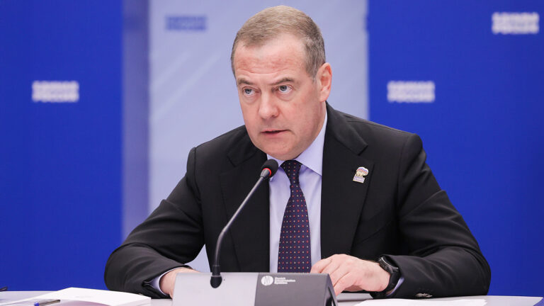 «Это bullshit»: Медведев — о пересмотре отношений с Финляндией и будущем Украины