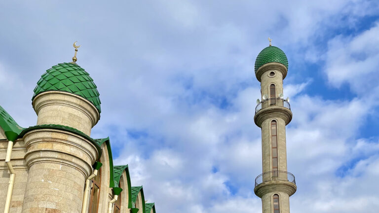 Центральная мечеть в Эна-хишке (Серноводске)