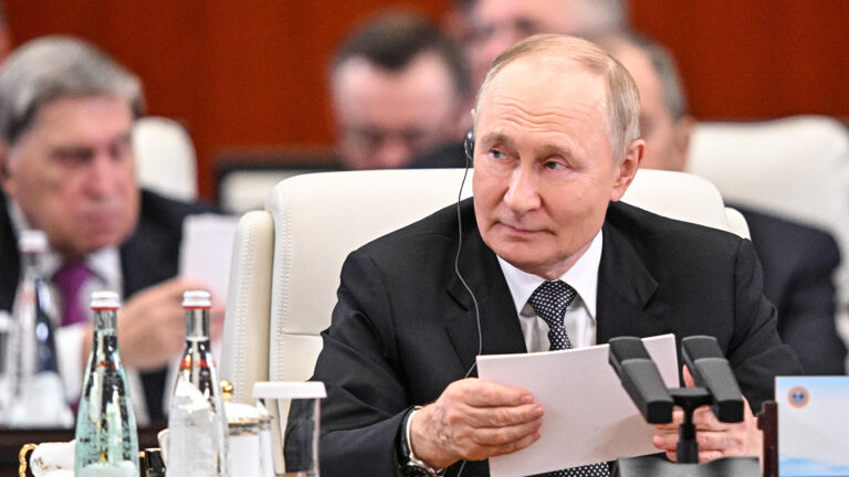 Показали «кулак»: зачем на самом деле Путин прилетел в Китай