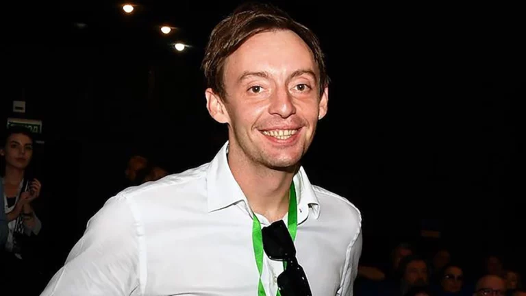 Актер из «Содержанок», которого весной едва не зарезала девушка, снова в реанимации