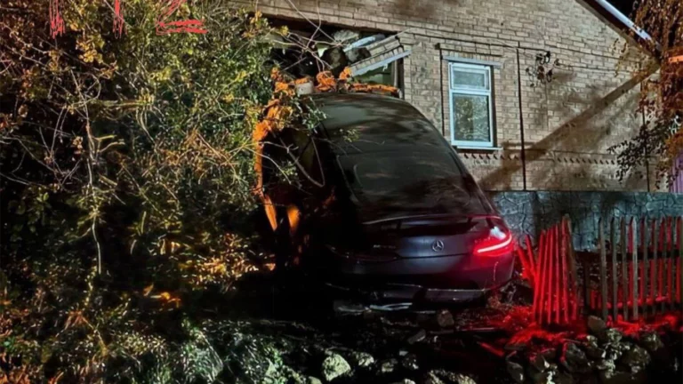 СМИ: дочь лидера банды «Цапки» на Mercedes протаранила дом под Таганрогом