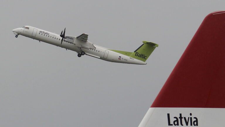 Латвия закроет воздушное пространство на границе с Россией и Беларусью