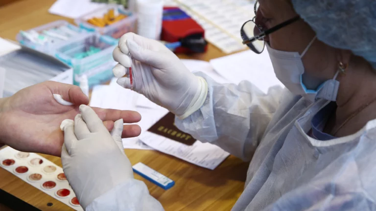 Депутат предложил указывать группу крови в российских паспортах