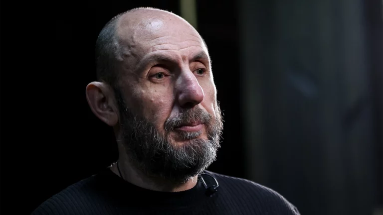 Любимова уволила главу МХАТ Владимира Кехмана: что известно о причинах его отставки