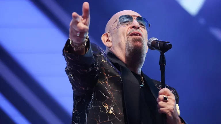 Певец Михаил Шуфутинский